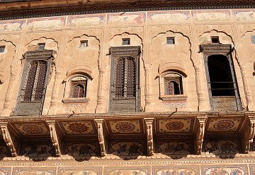 typical haveli (mansion built from sandstone)